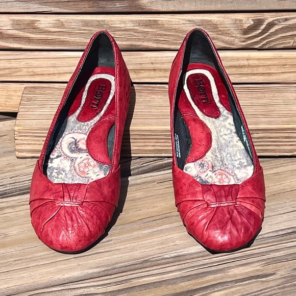 •Born Sz 7 Red Leather Ballet Flats! EUC! - Picture 2 of 15